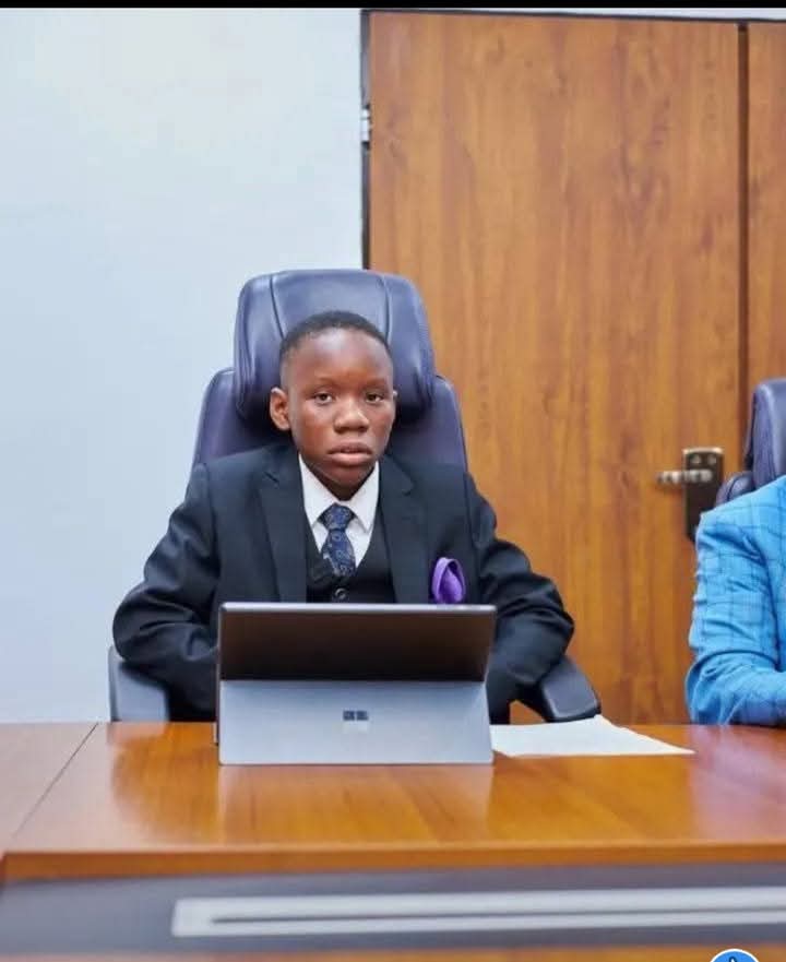 annielschool's tweet photo. Inspiring News: 12 years old childerije Mbah emerged WEMA Bank One-day MD/CEO(read more)...check #Alt

#Inspiration #growth #development
#children #stars #champions #childrensday #celebrations #banks #photo #photos #education #success #parents #kids #future #hope #news https://t.co/t8XZExjUXi