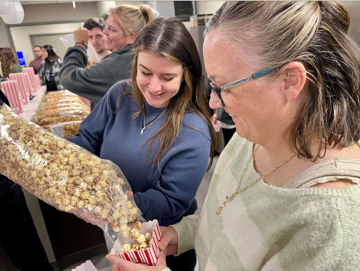 IntegrityMG's tweet image. Pop in to any Integrity partner office and you’ll find incredible energy, fueled by fun events like our Spring Training sweet and savory popcorn bar! 🍿 

#IntegritySpringTraining #2025SpringTraining #IntegrityFamily #Integrity #ComplianceTraining
