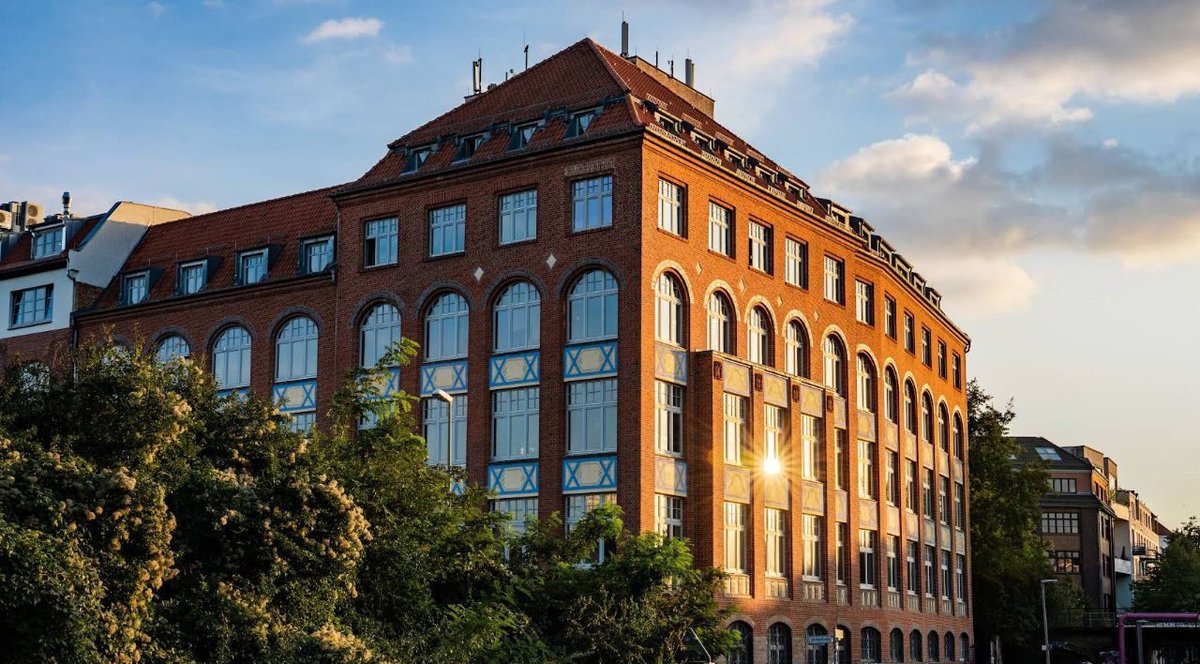 Berlin College of Business and Technology (BCBT), Almanya’nın başkenti Berlin’de bulunan; modern, sürdürülebilir ve küresel vizyonla şekillendirilmiş bir özel yükseköğretim kurumudur.

elt.com.tr/almanyada-univ…

#eltedu #eltyurtdışıeğitim #berlin #bcbt