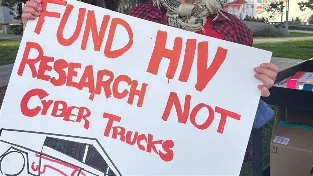 TWEEPS: Add "HIV care cuts" to the list of MAGA Republican cruelty. 

In Pride Month, you'll see a lot of empty words, but they are defunding HIV research and care programs.

Can we get 1,000 fast RTs and replies to get #ActUpSaveHealthcare trending?

Please and thank you!🙏💪
