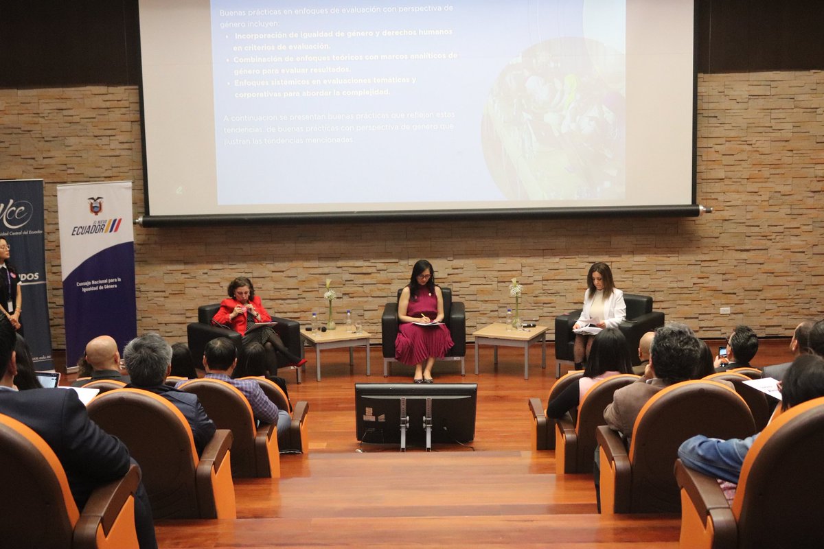 🟡🔵🔴 
El Mgs. <a href="/KawarSaant/">Kawar Saant</a>, Secretario Técnico del #CNIPN, participó en la inauguración de la #SemanadelaEvaluación2025 en la <a href="/lacentralec/">Universidad Central del Ecuador</a>, reafirmando el compromiso con políticas públicas con enfoque de derechos e interculturalidad. 

#PueblosYNacionalidades #ElNuevoEcuador