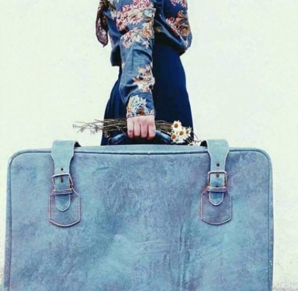 Verilen kıymetin kişiye ağır geldiği hâller vardır;
insanı da, insanlığı da yıpratırlar. 
Tanıyamamış olmanın verdiği hayal kırıklığı bir süre sonra hiç tanımamış olma isteğine dönüşür…