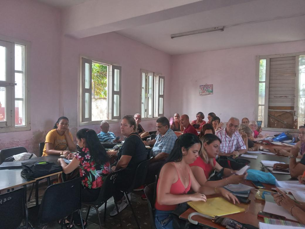 LopezAmaran's tweet photo. Se realiza preparación de la estructura municipal en #PinardelRio #CubaMined https://t.co/asexLWficb