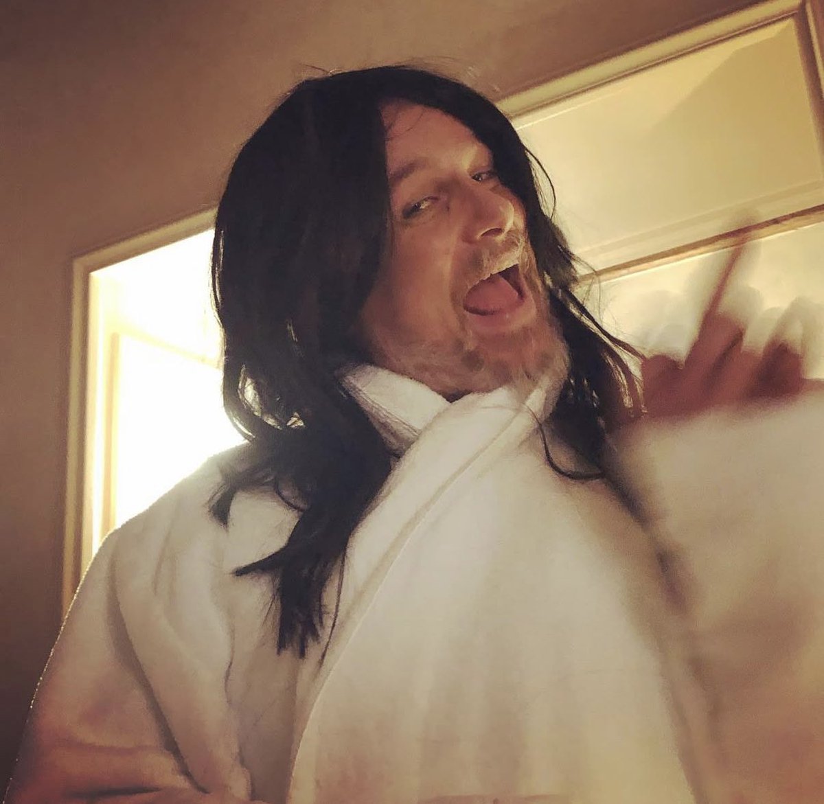 pov : les fans d’Indochine dès qu’ils voient la caméra