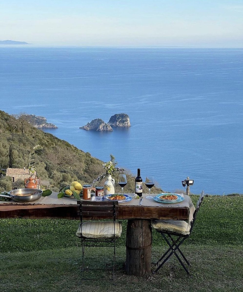 Empty Spaces (@whataemptyspace) on Twitter photo 