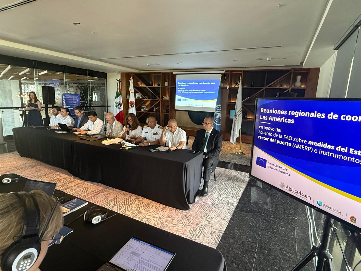 FAOMexico's tweet photo. 🇲🇽 En Cancún, acompañamos la Primera Reunión Regional de Coordinación para ALC sobre el Acuerdo sobre Medidas del Estado Rector del Puerto #AMERP, organizada con @Conapesca y el apoyo de la Unión Europea.
Un paso clave para fortalecer la cooperación contra la #PescaINDNR. 🌊🐟 https://t.co/P0f9vxDPo8