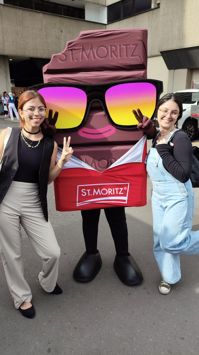 Esto es amor del bueno ❤️🍫 Conseguirte a Cuchilate para que alegre tu día 

¿Les gustaría repetir la experiencia de la #ExpoBellezaYBienestar de <a href="/Farmatodo/">Farmatodo</a>? 🤭🤭🤭