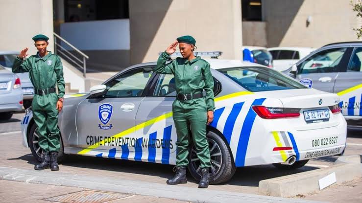 ELNino_Ndlovu's tweet image. Meanwhile in @GautengProvince latest @GovernmentZA expensive latest fleet is displaced #CollapsedState #StateFailure #CursedContinent 🌍