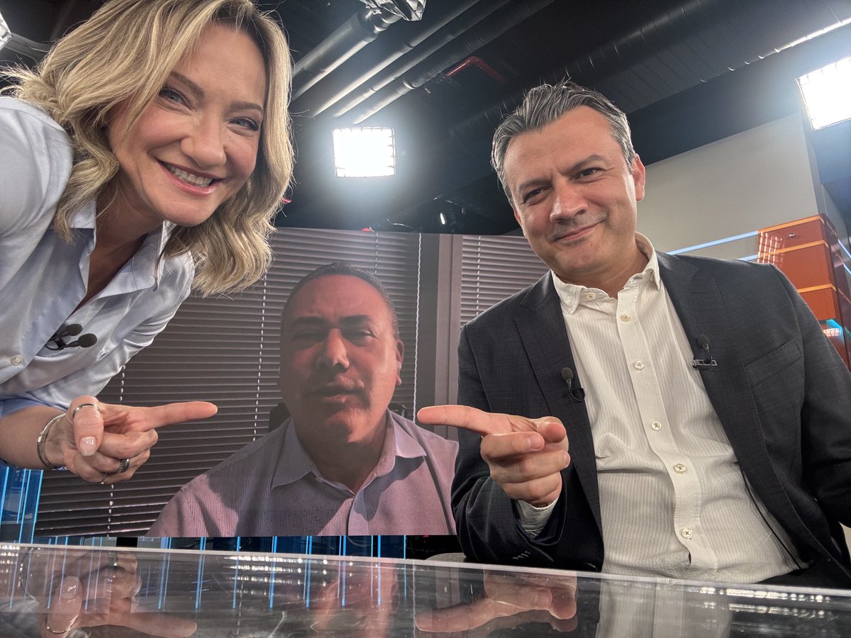 Didem Arslanoglu 🇹🇷🇺🇸 (@didemarslanoglu) on Twitter photo #KüreselPiyasalar başlıyor🤗 şartları zorluyorum evet ama <a href="/tufancomert/">Tufan Cömert</a> resim de olmazsa olmaz😉 <a href="/F_YUKSELTURK/">@FerhatYukselturk</a> burada. Geldin sorular. #KüreselPiyasalar başlıyor🤗 şartları zorluyorum evet ama <a href="/tufancomert/">Tufan Cömert</a> resim de olmazsa olmaz😉 <a href="/F_YUKSELTURK/">@FerhatYukselturk</a> burada. Geldin sorular.