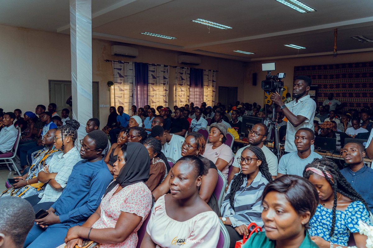 Nous sommes de retour. <a href="/C_Du_Genie/">C'est Du Génie</a> 4, grâce à nos partenaires institutionnels et privés à qui nous renouvelons nos remerciements. 

Merci au public pour sa fidélité. Plus de 300 personnes étaient présentes à la première journée. Mercii ❤️