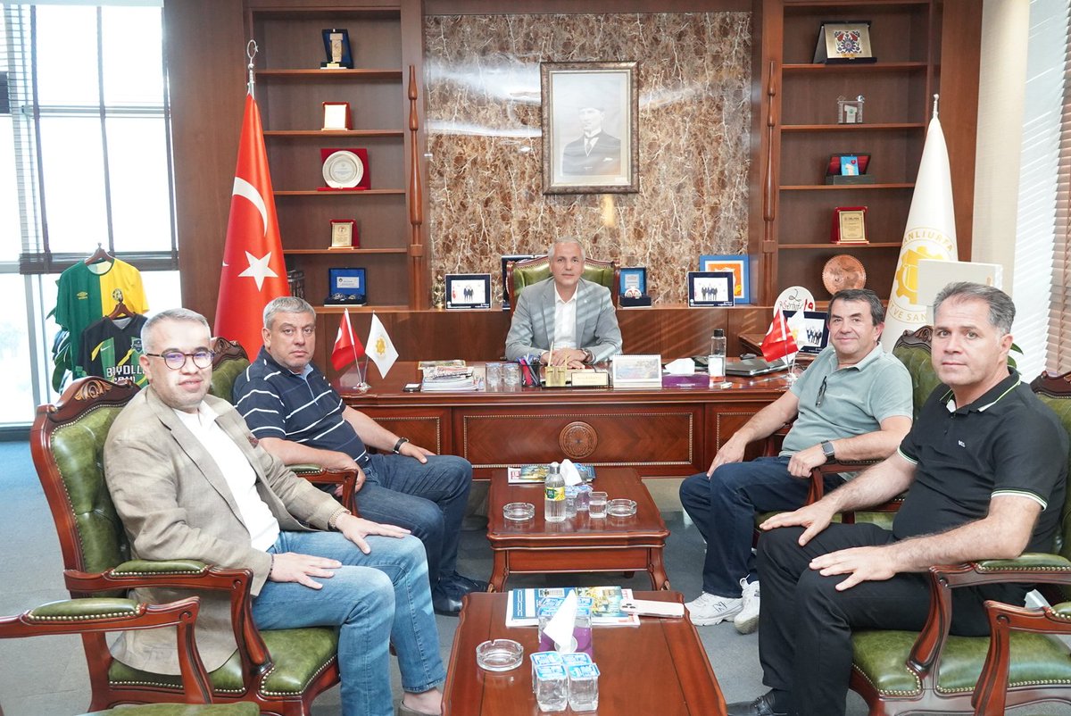 Bursa Ticaret ve Sanayi Odası Meclis Başkanı Sn. Ali Uğur, Odamızı ziyaret ederek Meclis Başkanımız Sn. Serhat Karadağ, Yönetim Kurulu Üyemiz Sn. Ömer Fırat, Meclis Üyelerimiz Sn. Ahmet Altun ve Sn. Serhat Gerger ile bir araya gelmiştir.

Karşılıklı fikir alışverişi ve iş birliği