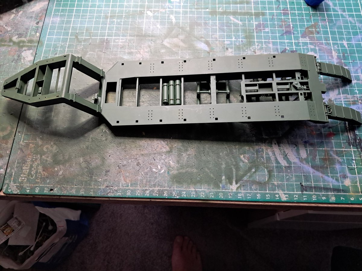 #JFFCOLDWAR Initial base layer of forest green, with a bit of three other colours. Trailer is plain green, just the fiddly stuff to go on the trailer - lights, kerbs, support legs.