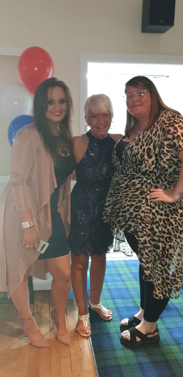DDPOPSSSSS's tweet photo. Honestly my heart hurts today @LizRfc forever and ever my bucks fizz Liz 💔💔 I've not spoke to you for a little while. But we loved you so very much. You where a beautiful soul. 

May you be resting in eternal peace my darling. We love you forever 💖 https://t.co/Mlj9SafhSC