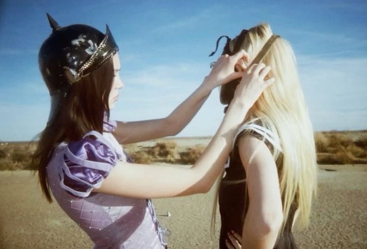 ٰ (@2castle_) on Twitter photo 