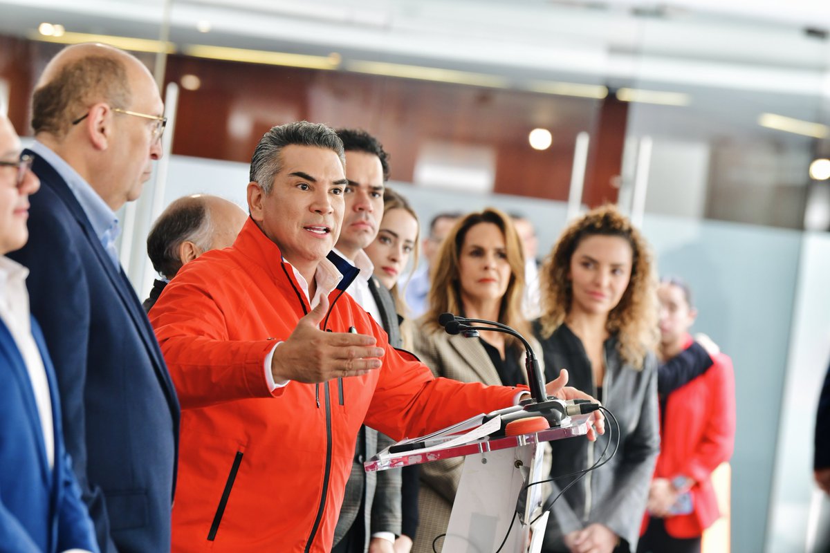alitomorenoc's tweet photo. Hoy en conferencia de prensa denunciamos que la elección judicial del 1º de junio fue una farsa organizada desde el poder. No hubo equidad, ni legalidad, ni legitimidad. Fue una simulación para imponer jueces afines al régimen.

Con solo 13% de participación, quedó claro que el pueblo de México le dio la espalda a este montaje. No vamos a permitir que destruyan la democracia. Vamos a exigir que se anule esta elección por violar principios constitucionales.

¡Vamos con todo! ¡Por México y por su gente!