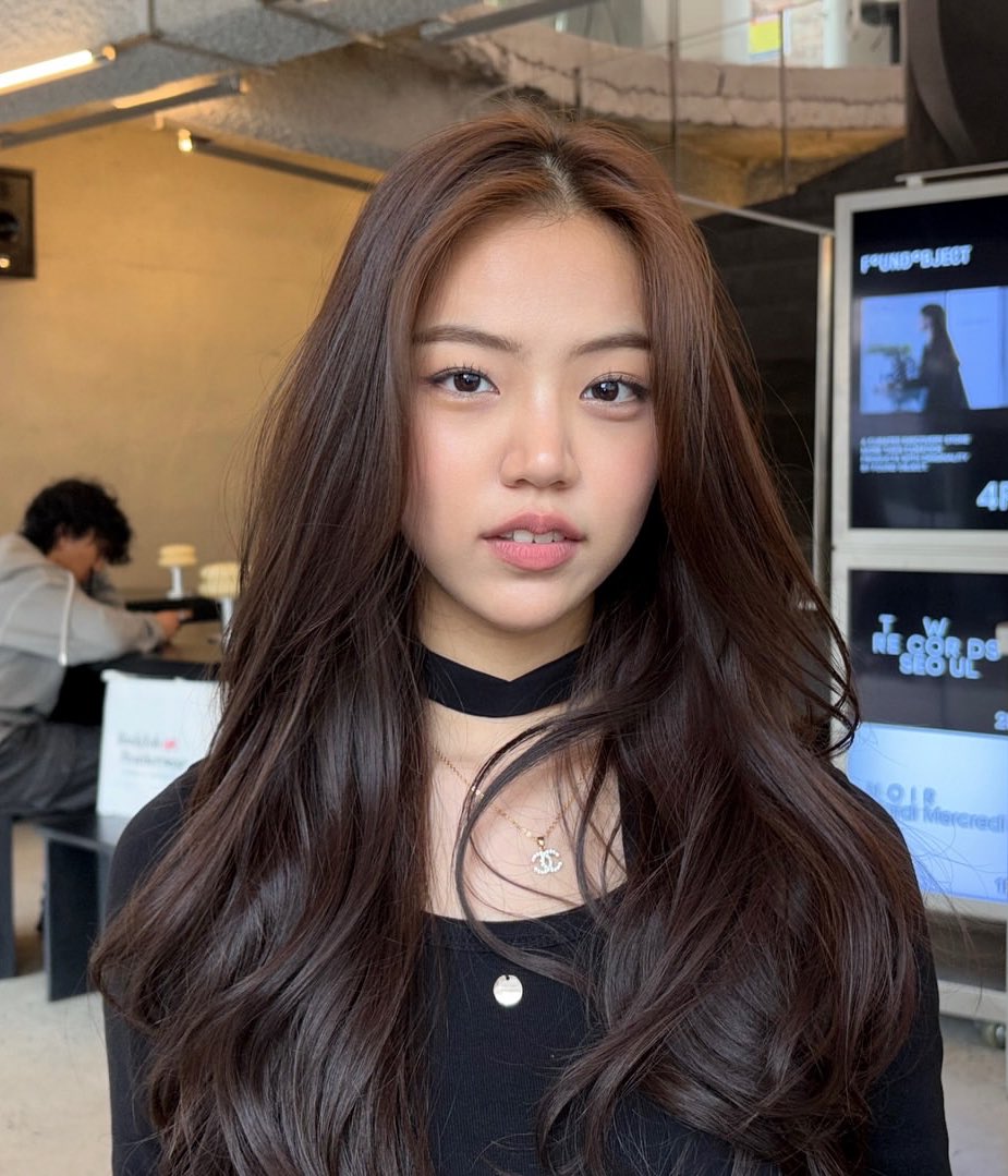 SupportGWSN's tweet image. GWSN’s Lena looks transcendental in recently shared photos.