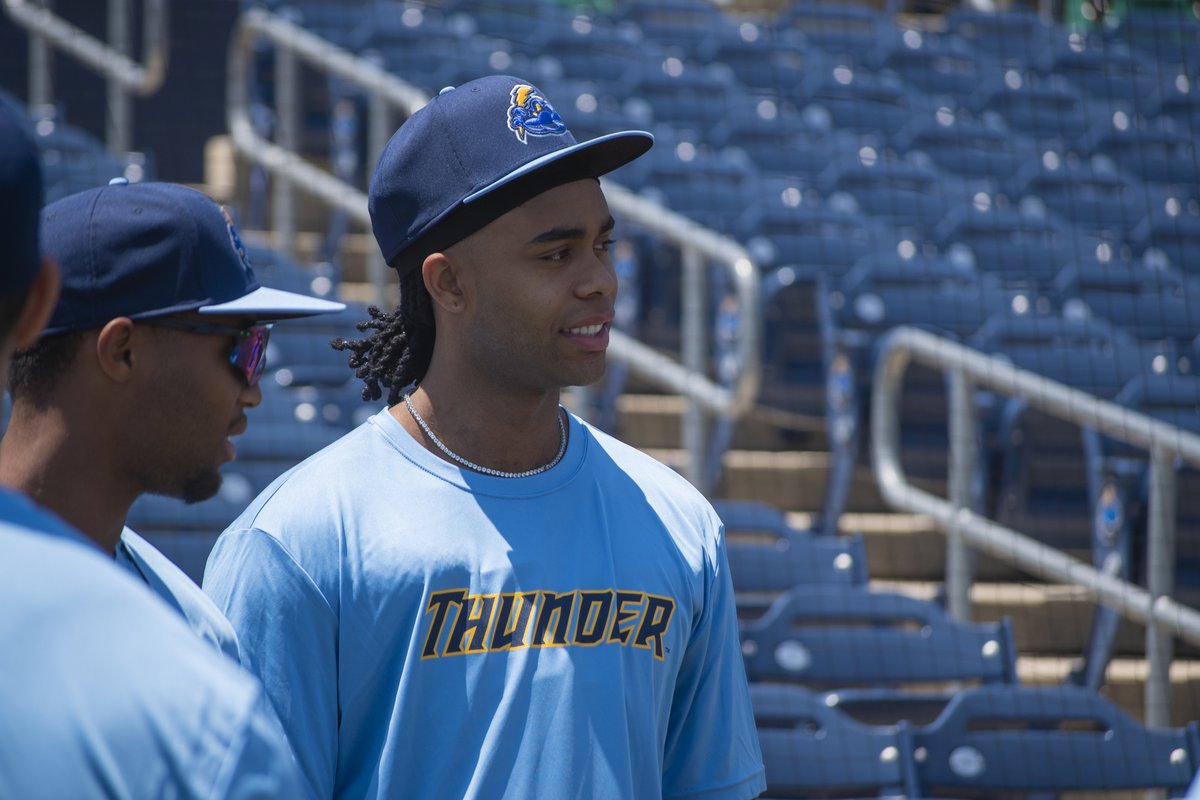 There are players on the field! I repeat - players on the field! #OpeningDay in 2 days!

more 📸: thundermoments.com