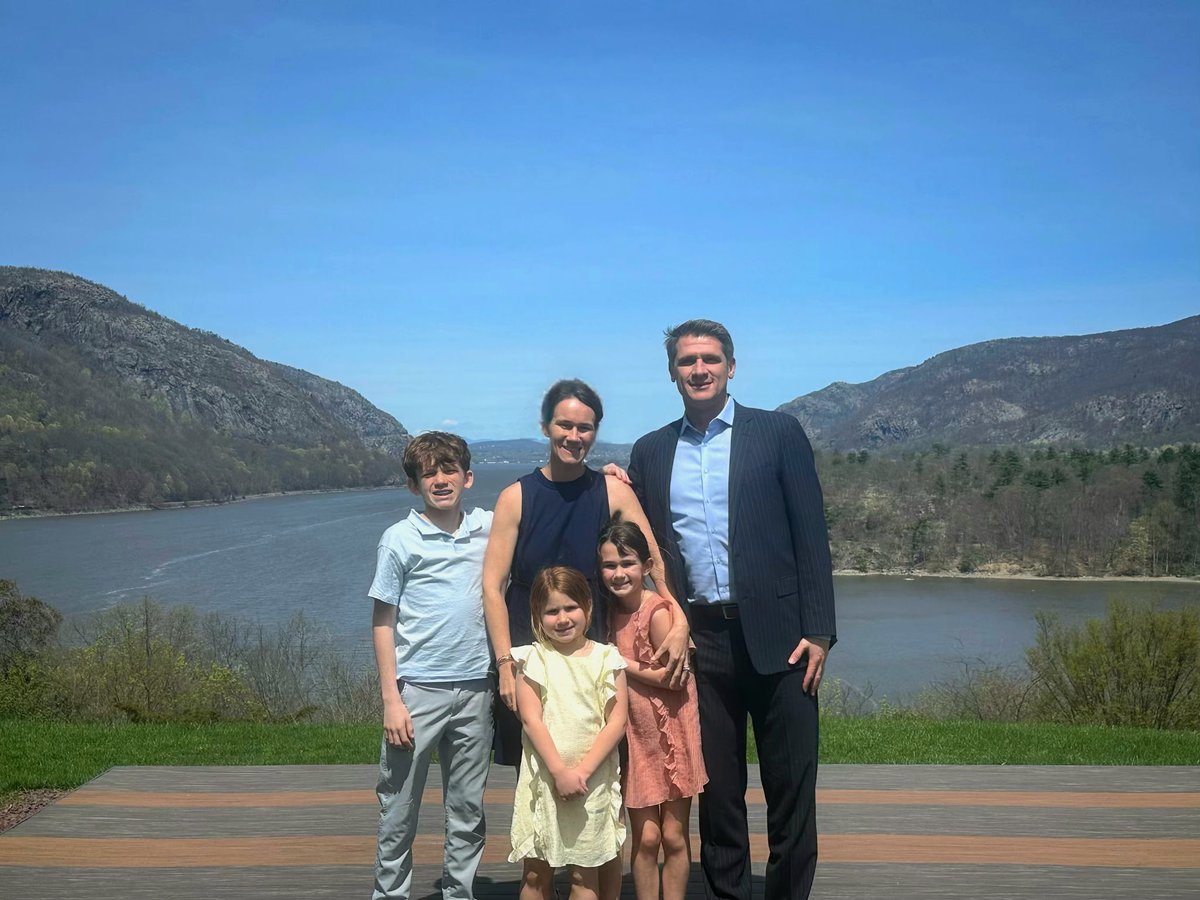 Andy Fox (@coachandyfox) on Twitter photo If you believe in the values of a TEAM, there is perhaps no greater place to spend a season coaching than West Point. My family & I are forever thankful for the opportunity to be at <a href="/ArmyWP_MBB/">Army Men's Basketball</a> under <a href="/KevinKuwik/">Kevin Kuwik</a>. THANK YOU to an amazing group of players and teammates. #BeatNavy If you believe in the values of a TEAM, there is perhaps no greater place to spend a season coaching than West Point. My family & I are forever thankful for the opportunity to be at <a href="/ArmyWP_MBB/">Army Men's Basketball</a> under <a href="/KevinKuwik/">Kevin Kuwik</a>. THANK YOU to an amazing group of players and teammates. #BeatNavy