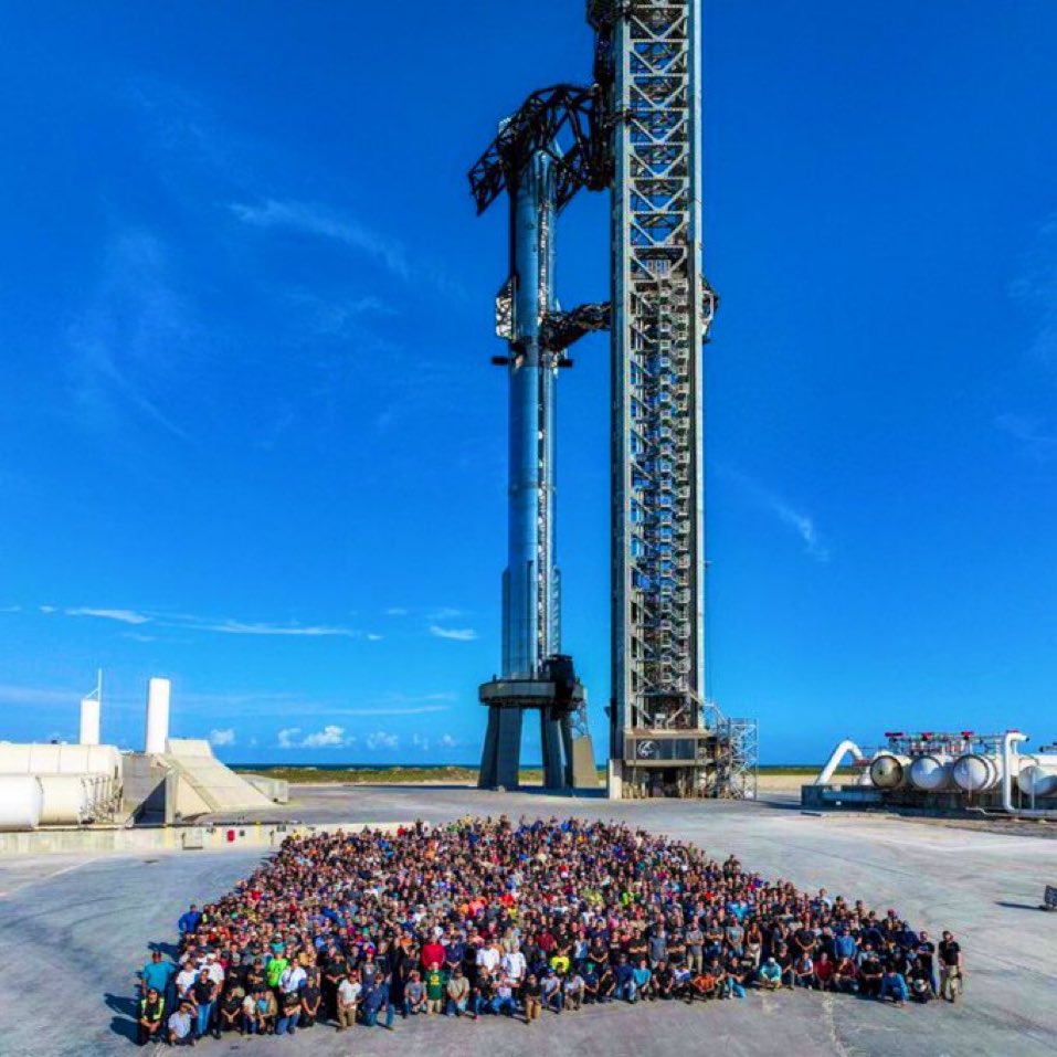 EvasTeslaSPlaid's tweet photo. Nothing would have happened without the amazing @SpaceX Starship Tream. Cheers 🫶 https://t.co/JBpnkiTgKB