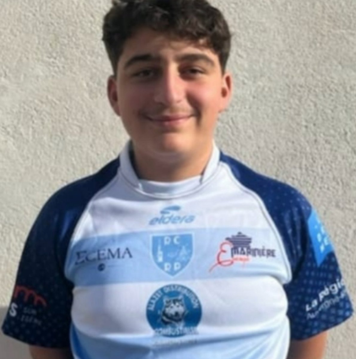 À Puget-sur-Argens, Hichem Miraoui a été tué de cinq balles, crime raciste abject.
À  Crepol, Thomas tué aux cris de "sale blanc." Il ne s’agirait pas d’un crime raciste mais d’une petite bagarre de village.
Mourir pour sa couleur de peau est monstrueux.
Condoléances à TOUTES les