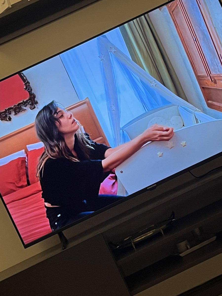 Zerrin yapma bunu kendine kızım 😏
#UzakŞehir