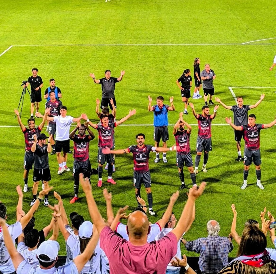 ¡ 𝑱𝒖𝒏𝒕𝒐𝒔 𝒉𝒂𝒔𝒕𝒂 𝒆𝒍 𝒇𝒊𝒏𝒂𝒍 ! 🍍💪
<a href="/adllerenenseof/">A.D. LLERENENSE</a> ❤️🤍