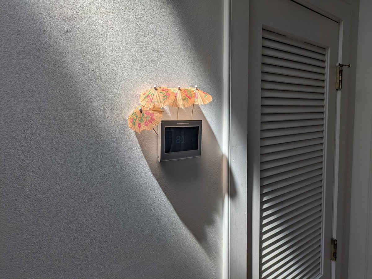 Linkums's tweet photo. Why is my A/C turning on when it's not even hot in here?
...Oh, I see.
I know just the thing.
#macguyver #moneysaving #lifehack https://t.co/3RGh0HJshp