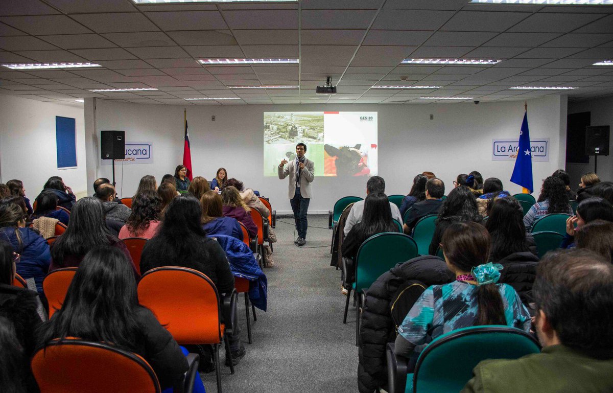 🔴➕100 funcionarios/as #APS #Puq participaron de charla #Calidad y #AcreditaciónDeCalidad, a cargo de referente <a href="/ministeriosalud/">Ministerio de Salud</a> Giorgio Riffo; instancia organizada por nuestro servicio para promover e instalar cultura de calidad con miras a acreditación establecimientos #APS.