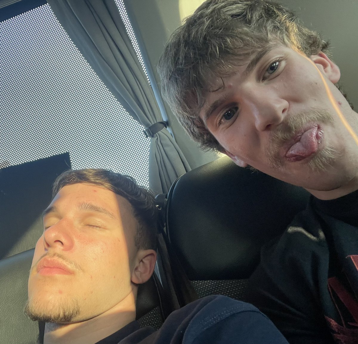 Grande amigo, dormiu até acordar!