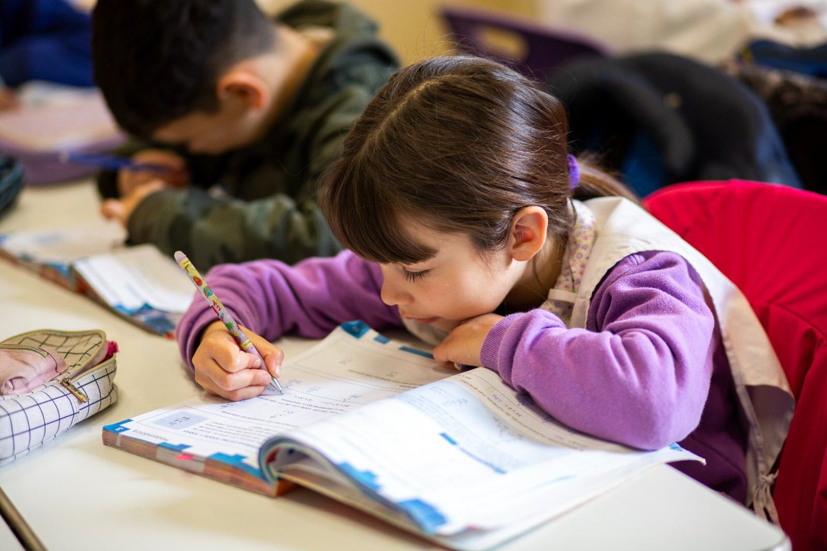 Lo que no se mide, no se mejora. La Ciudad de Buenos Aires cuenta con un Plan Anual de Evaluación de Aprendizajes para el 2025 para generar información clave que fortalezca los aprendizajes y el bienestar de cada estudiante.

📊 A lo largo del año, realizamos 8 evaluaciones
