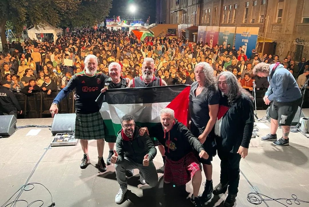 MCityRamblers's tweet photo. Anche ieri sera a #Potenza รจ stata una bellissima serata, grazie a tutti! โ๐ฝ๐ต๐ธ
#modenacityramblers #mcr #daicandom #letsgoramblers #appuntiresistentitour #appuntiresistenti https://t.co/c93LqkBVpD