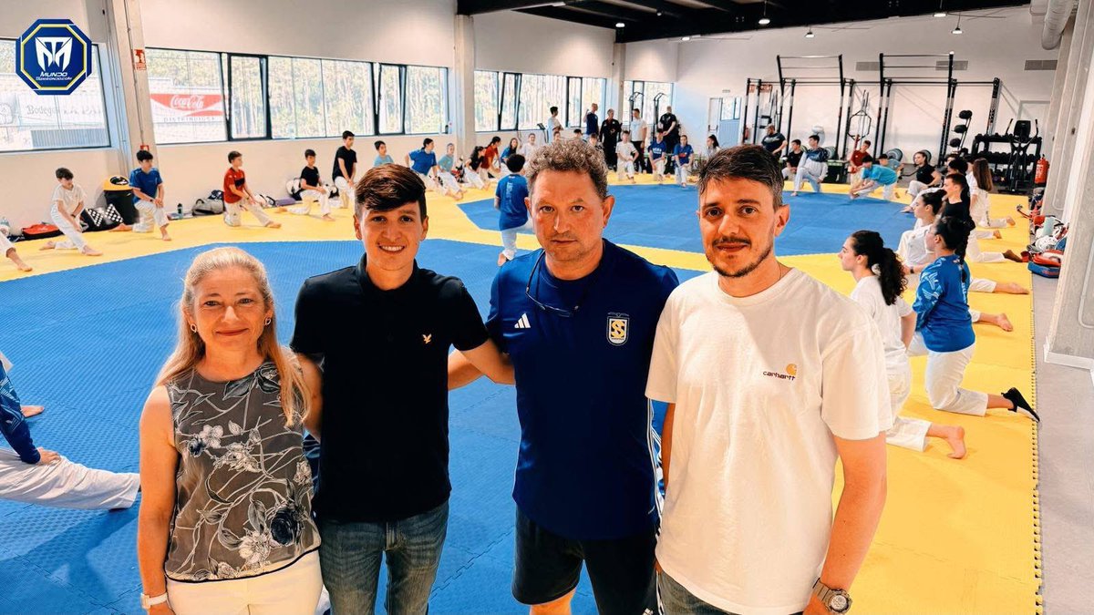 Esta finde pasada foi desas bonitas que pasan entre a xente en diferente eventos.

Aniversario da Orquestra Sons, Copa Sálvora, Mostra de Teatro Infantil e Taekwondo.