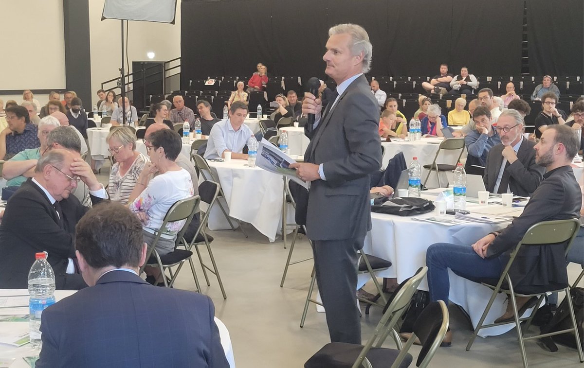 300 personnes à <a href="/villedelouviers/">Ville de Louviers</a> pour la réunion de lancement de la concertation publique sur le projet de nouvelle desserte ferroviaire de Rouen jusqu’à Louviers, un projet de réouverture de ligne porté par l’Etat, la <a href="/RegionNormandie/">Région Normandie</a>, <a href="/MetropoleRouenN/">Métropole Rouen Normandie</a> et <a href="/AggloSeineEure/">Agglo Seine-Eure</a>