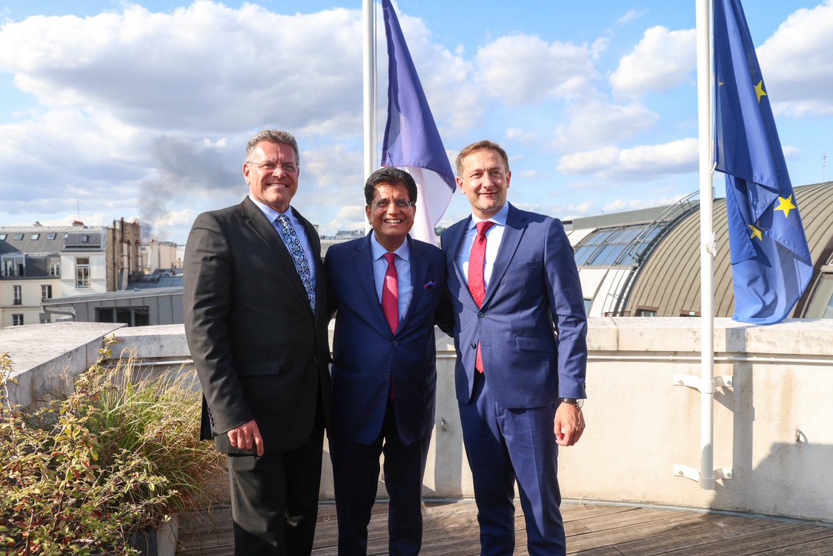 Christophe Hansen (@chanseneu) on Twitter photo Expanding EU trade horizons with <a href="/MarosSefcovic/">Maroš Šefčovič🇪🇺</a> & unlocking new opportunities for our 🇪🇺 agri-food producers remains key.
Thank you 🇮🇳 Minister <a href="/PiyushGoyal/">Piyush Goyal</a> for the constructive exchange, paving the way for a mutually beneficial agreement for our farmers and agri-food sectors Expanding EU trade horizons with <a href="/MarosSefcovic/">Maroš Šefčovič🇪🇺</a> & unlocking new opportunities for our 🇪🇺 agri-food producers remains key.
Thank you 🇮🇳 Minister <a href="/PiyushGoyal/">Piyush Goyal</a> for the constructive exchange, paving the way for a mutually beneficial agreement for our farmers and agri-food sectors