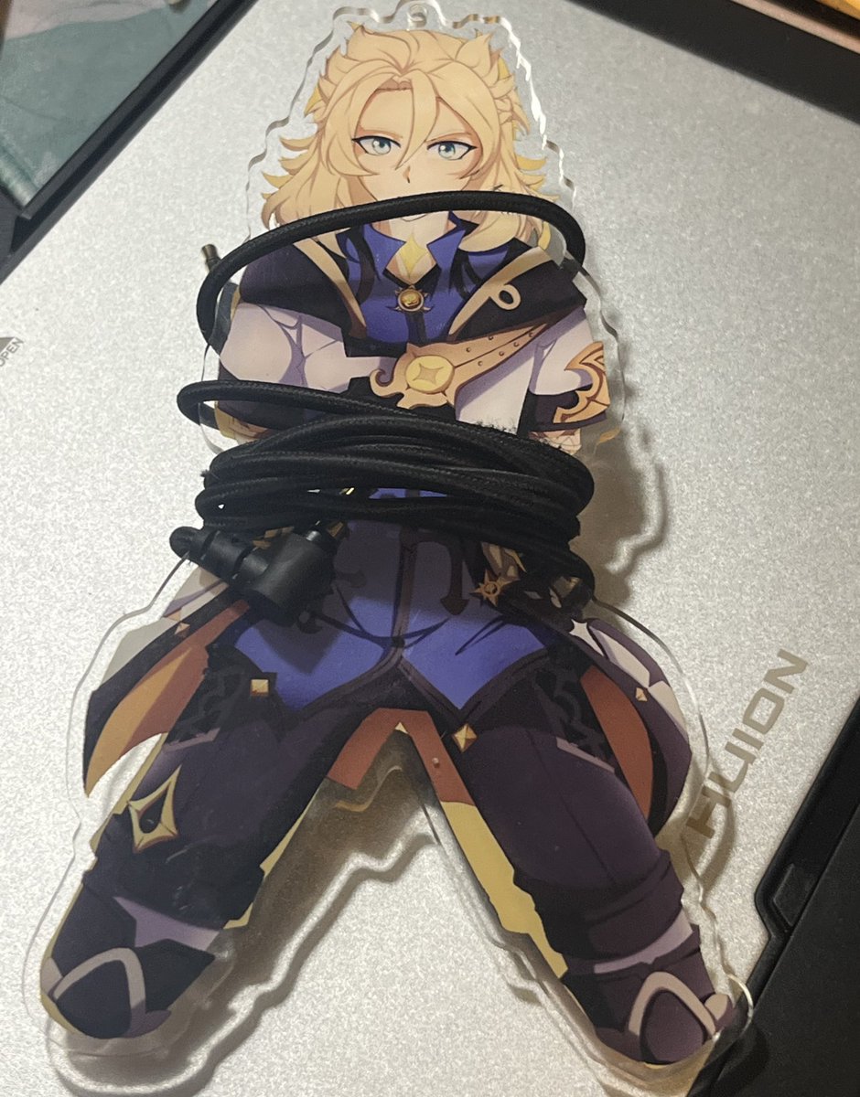 Because I have no shame…this is the earbud wrap I was talking about on stream yesterday ☠️
