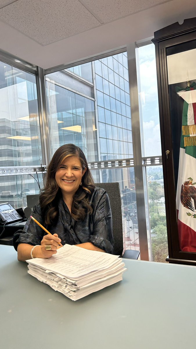 Feliz y contenta de regresar a mi tribunal, con la satisfacción de haber trabajado intensamente por la justicia de mi país, como lo he hecho toda mi vida. 

Pendiente de los resultados de la #ElecciónJudicial y agradecida con todas y cada una de las personas que confiaron en mí