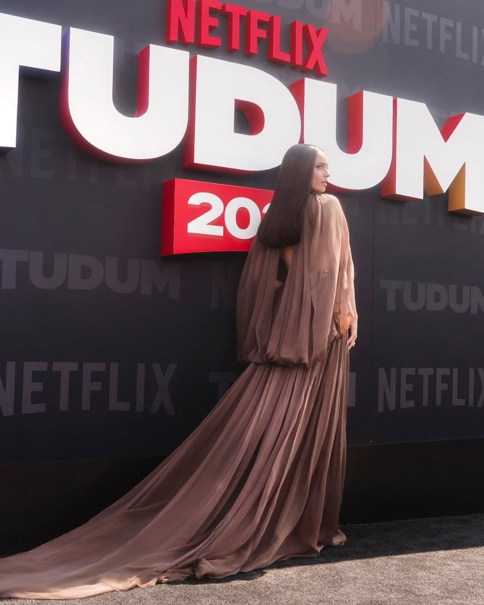 Sofia Carson tweet media