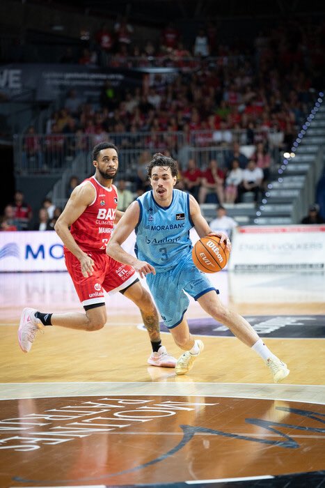 🔵🔵 ENZO GOUDOU-SINHA tampoco sigue en Morabanc Andorra.

El francés ha firmado por dos temporadas con el SLUC Nancy, equipo galo de la Betclic Élite.

Llegó en la recta final de la temporada al Principado ante las lesiones en el puesto de base.

#LigaEndesa