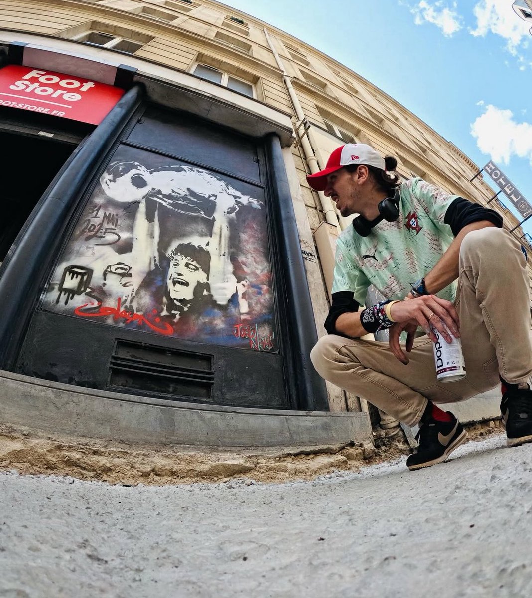 Le joyau du PSG : João Neves a eu le droit à son graffiti dans les rues de Paris 🎨🇵🇹

( 📸 by_glacon sur Instagram )