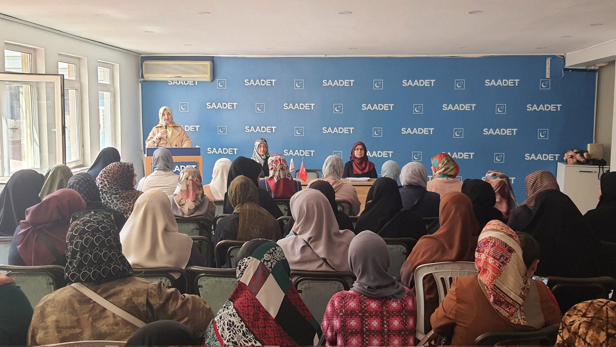 saadetkadin41's tweet photo. Saadet Partisi Kocaeli Kadın Kolları İl Divan&amp;Birim Başkanları Toplantısının birinci kısmı, İl Kadın Kolları Başkanı Reyhan Şengün’ün genel gündem değerlendirmesi ile gerçekleştirildi. https://t.co/ZZJpiLjoPH