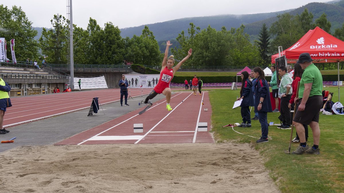 🎽 Nazioarteko 14 herrialde desberdinetako 250 atletak parte hartu zuten igandean Basauriko Probak-Meeting Paralinpikoan.

🏆 Espainiako hiru errekor ere hautsi zituzten!

📲 125 argazki: geuria.eus
📸 <a href="/maideriba/">Maider Ibañez</a> 
#Basauri #Meeting #basaurikoprobak2025