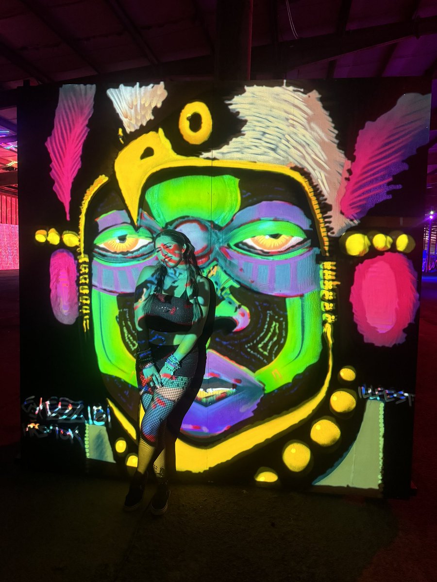selahcastillo17's tweet photo. 1st illfest was straight vibes 🔥 #illfest #atx #plur https://t.co/1of0rQRrCJ