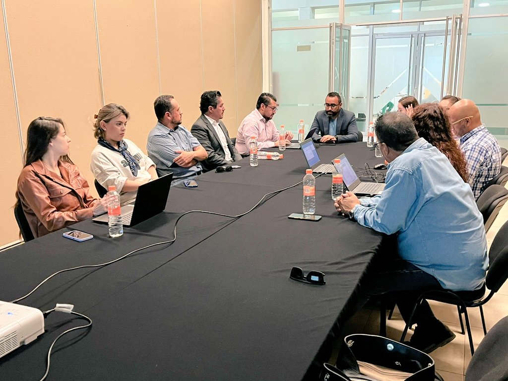 Mesa de trabajo entre la Coordinación General Jurídica Zacatecas y la Agencia de Transformación Digital y Telecomunicaciones del Gobierno de México.

Contar con tu identidad genera paz y #PazEsBienestar