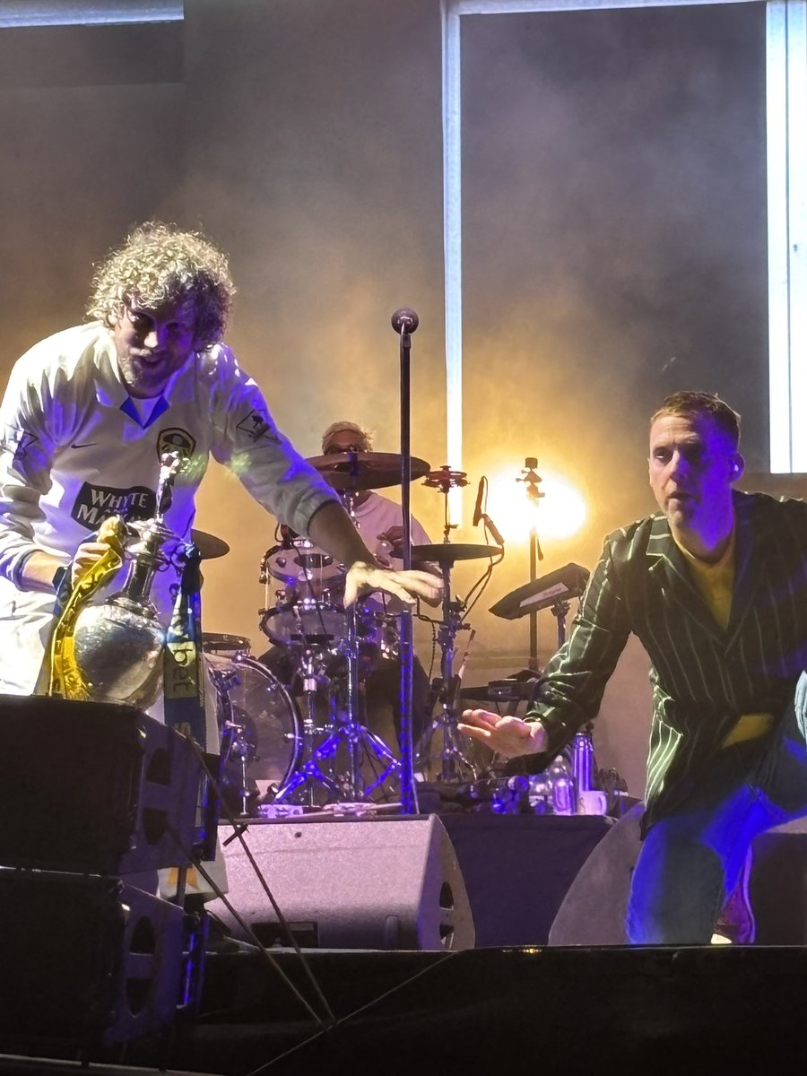 gemmajane6's tweet photo. @curlywand here’s some of my pics from Saturday for you. Had an amazing time, I even got your plectrum at the end of the night - thank you x https://t.co/aNWrxHb9TM