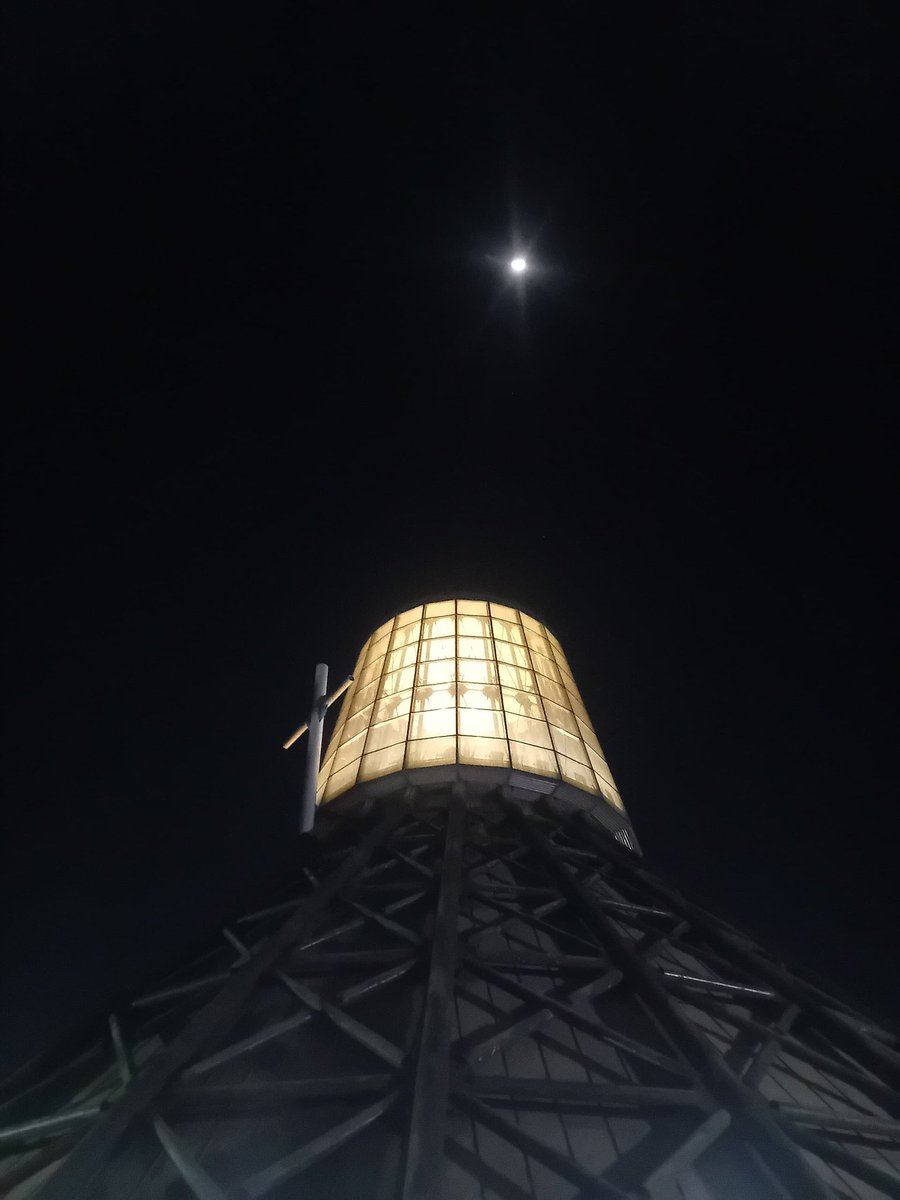 Maurice Mugisha (@mauricemugisha) on Twitter photo Beautiful night shot at Namugongo by our cameraman <a href="/StevenMutyaba1/">MUTYABA STEPHEN</a> 📸
#martyrsday2025 Beautiful night shot at Namugongo by our cameraman <a href="/StevenMutyaba1/">MUTYABA STEPHEN</a> 📸
#martyrsday2025