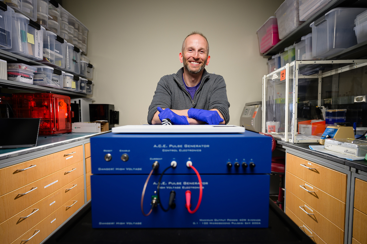 NCStateVetMed's tweet image. #NCStateVetMed students, faculty and staff are #problemsolvers, #innovators and #lifechangers, providing world-class care and making ground-breaking discoveries every day that advance animal and human health. Check out our recognitions and awards for May:
ncst.at/WWbY50W2SJz