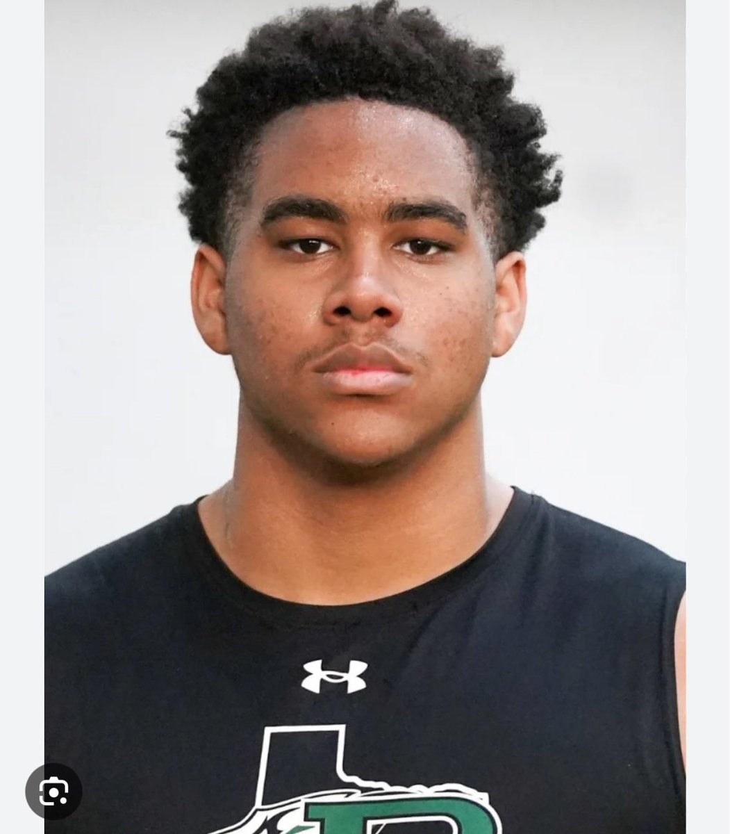 Top 247 OT Bryce Gilmore choses the hogs! He’s from Prosper Texas and visited Arkansas this past weekend! 
Choses Arkansas over Vandy, Arizona State, Texas Tech and Ole Miss! 
He’s the highest rated commit in the class and bumps its ranking up from 16 to 13!
#WOOPIG