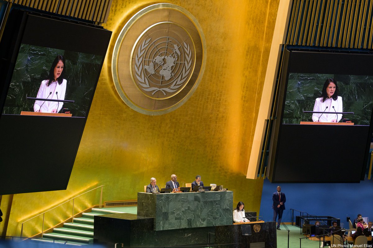 "سأُجري حوارًا قائمًا على الثقة مع جميع الدول الأعضاء، وسيبقى بابي مفتوحًا للجميع دائمًا."
– أنالينا بيربوك، وزيرة خارجية ألمانيا السابقة، والمرأة الخامسة في تاريخ الأمم المتحدة التي تُنتخب لرئاسة الجمعية العامة 🇺🇳
#UNGA #الأمم_المتحدة
news.un.org/ar/story/2025/…