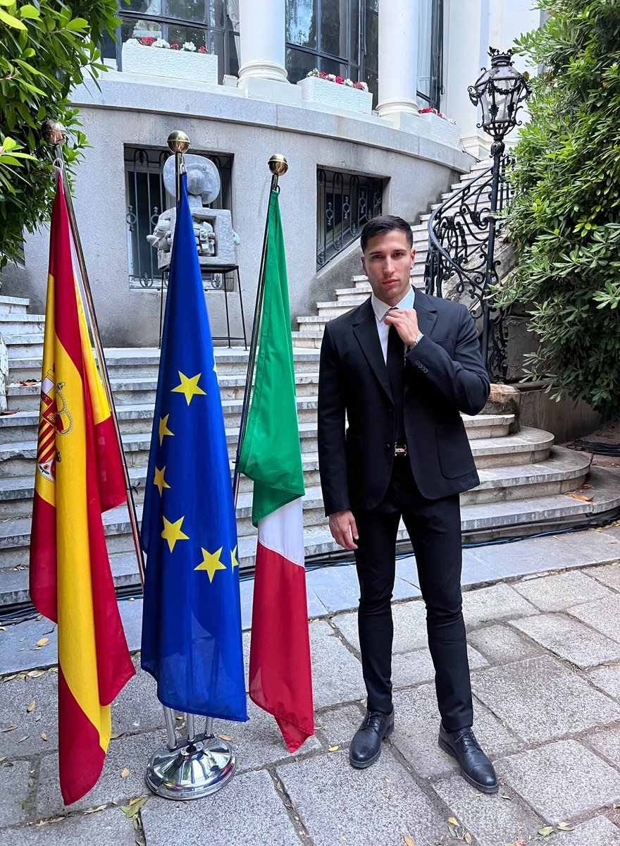 GOnestini's tweet photo. Agradezco al Embajador de Italia en Madrid, Giuseppe Buccino Grimaldi, por la invitación a participar en la celebración del 79º Día de la República Italiana.
Orgulloso de llevar siempre conmigo el valor y la belleza de nuestro país. 🇮🇹 #festadellarepubblica #embajadaitaliana https://t.co/e9ThzGTViY