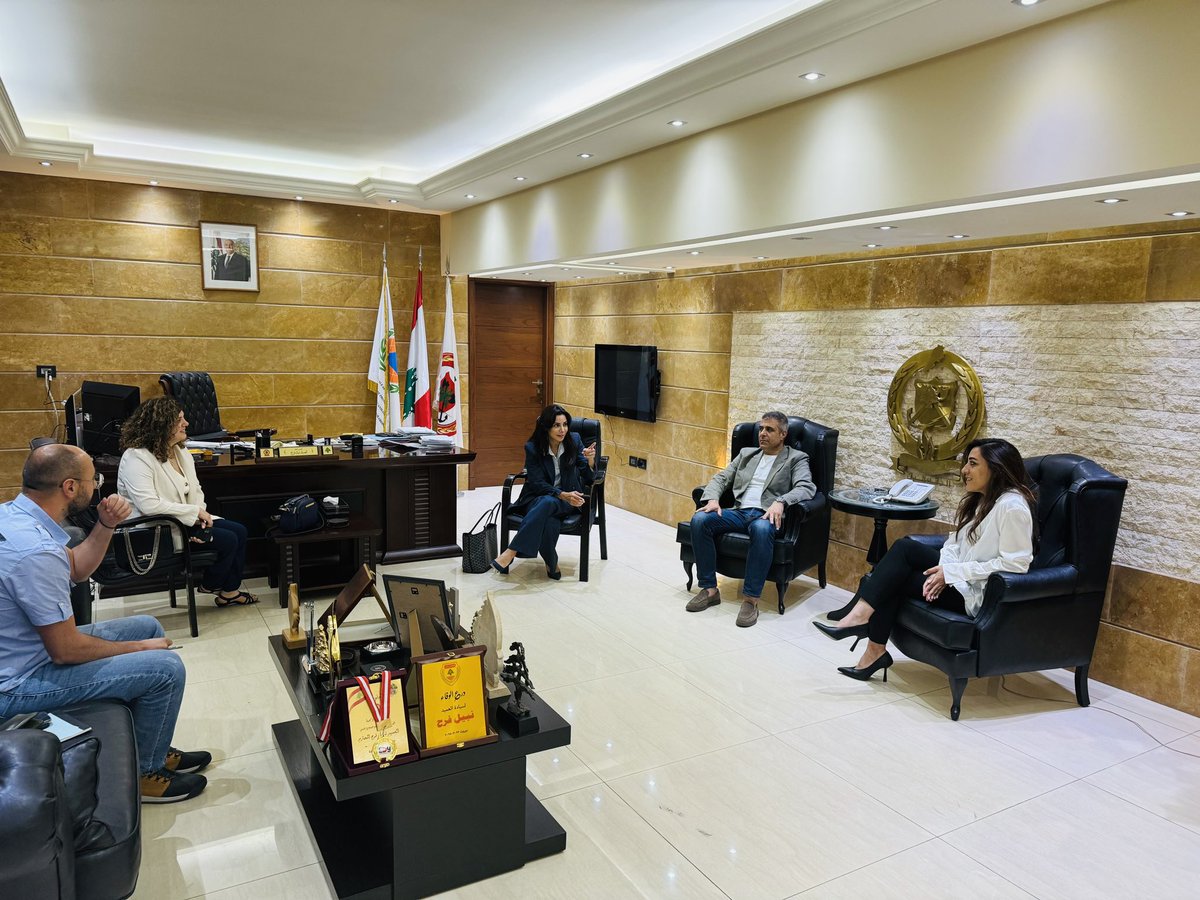 MiaAtoui's tweet image. A truly meaningful meeting between @embrace_lebanon , the @NMHPLebanon and Gen. Nabil Farah, Acting Director General of @CivilDefenseLB.
We discussed the operations of the National Mobile Mental Health Crisis teams dispatched through the National Lifeline (1564), shared the…